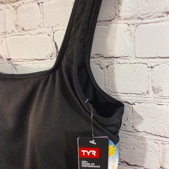 TYR Durafast Black Swimsuit One Piece Scoop Neck Center Lift Size 20 NWT - Picture 8 of 12